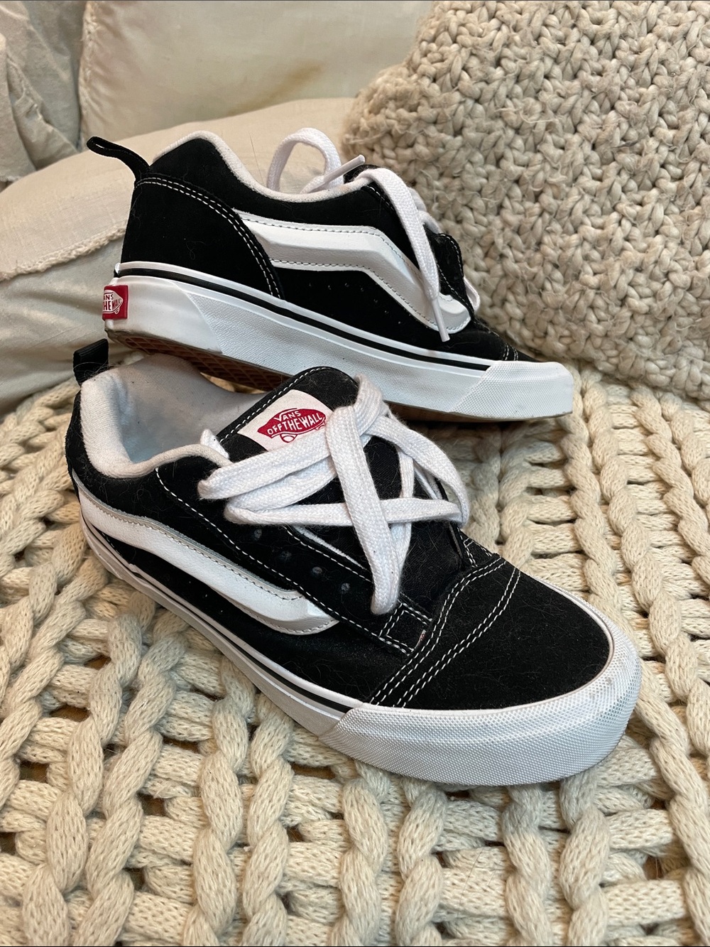 Vans unisex Black & White Old Skool Slip-On Style Sneakers women’s 8.5 / men’s 7